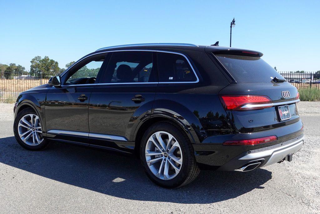 new 2025 Audi Q7 car, priced at $71,150