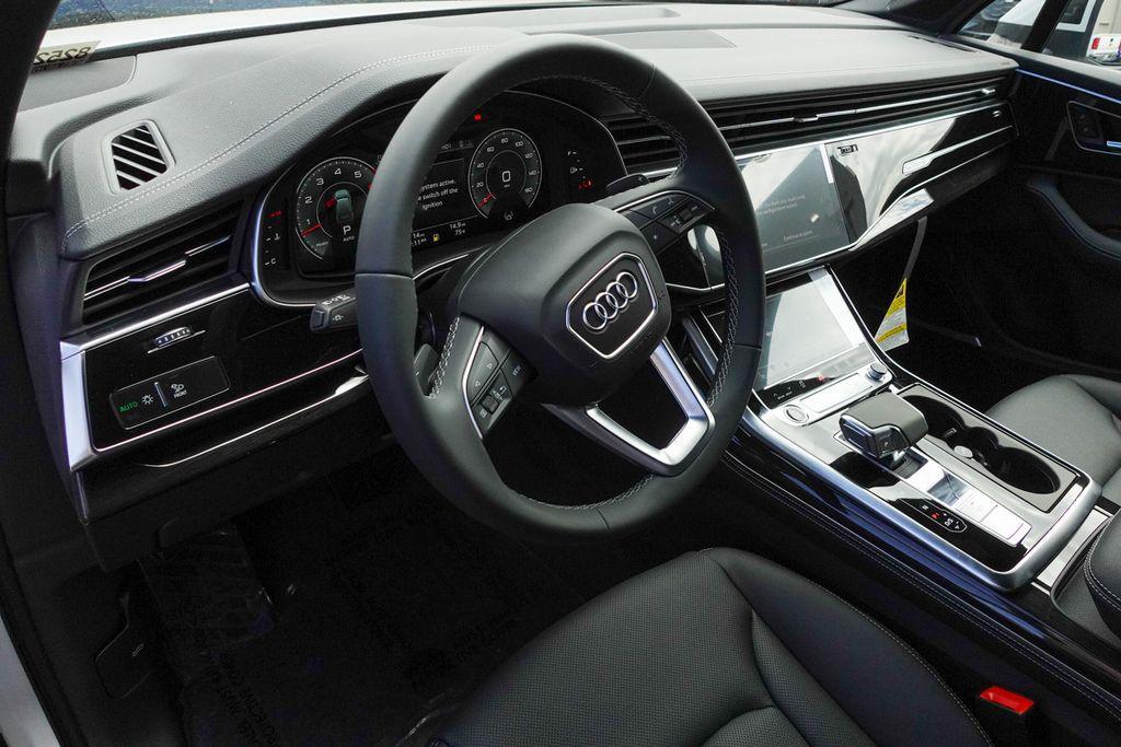 new 2025 Audi Q7 car, priced at $66,462