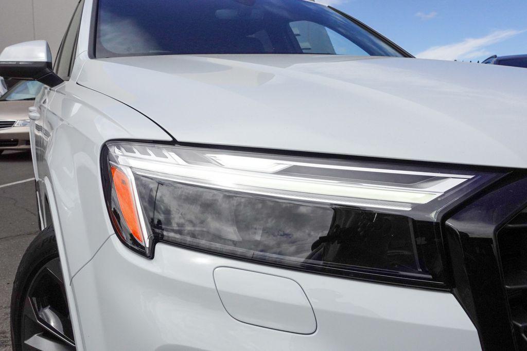 new 2025 Audi Q7 car, priced at $66,462