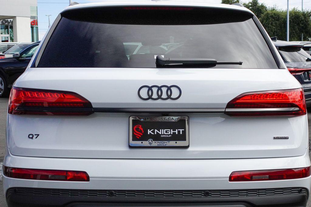 new 2025 Audi Q7 car, priced at $66,462