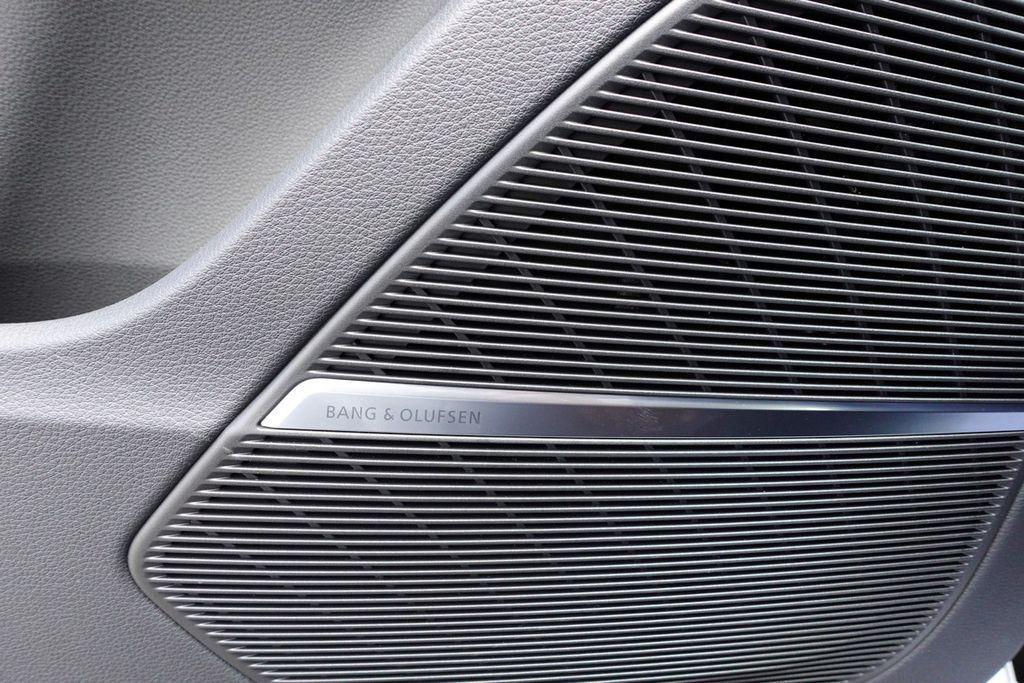 new 2025 Audi Q7 car, priced at $66,462