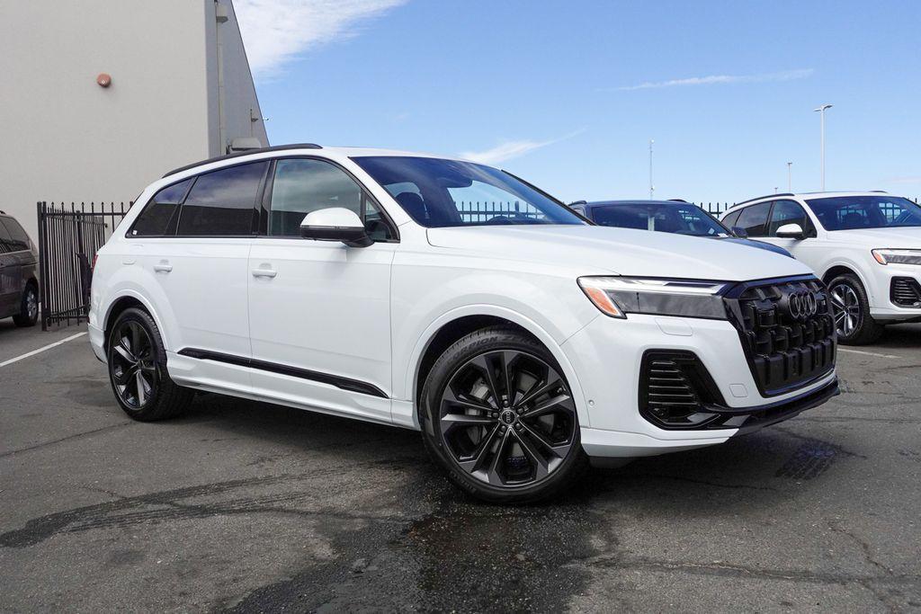 new 2025 Audi Q7 car, priced at $66,462