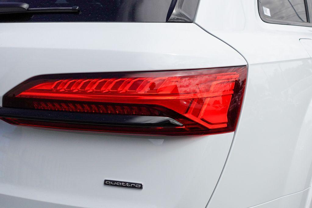 new 2025 Audi Q7 car, priced at $66,462