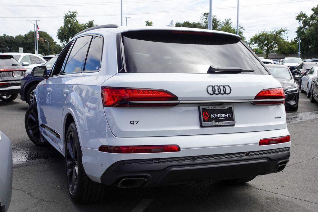 new 2025 Audi Q7 car, priced at $66,462