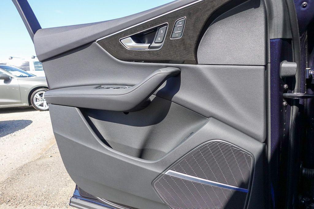 new 2025 Audi Q7 car, priced at $67,145