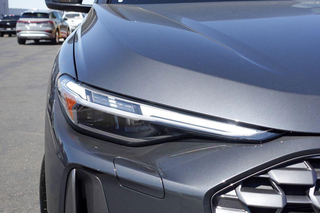 new 2025 Audi Q5 car, priced at $61,285