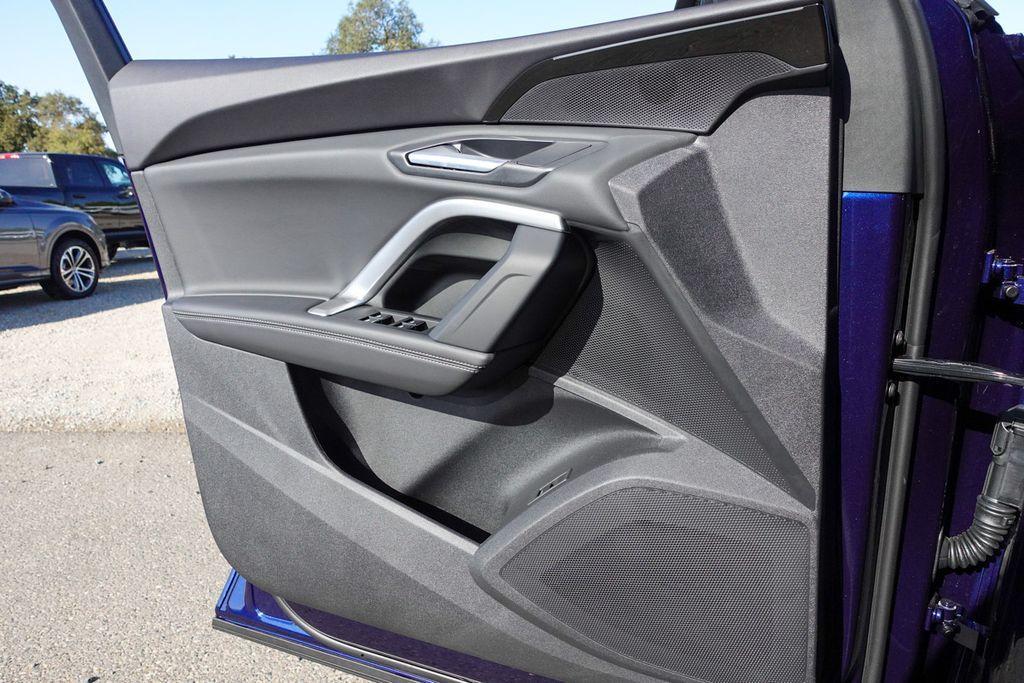 new 2025 Audi Q5 car, priced at $48,300