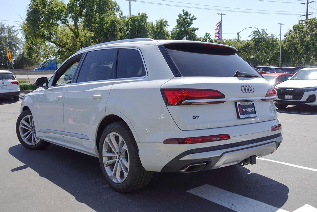 new 2025 Audi Q7 car, priced at $72,660