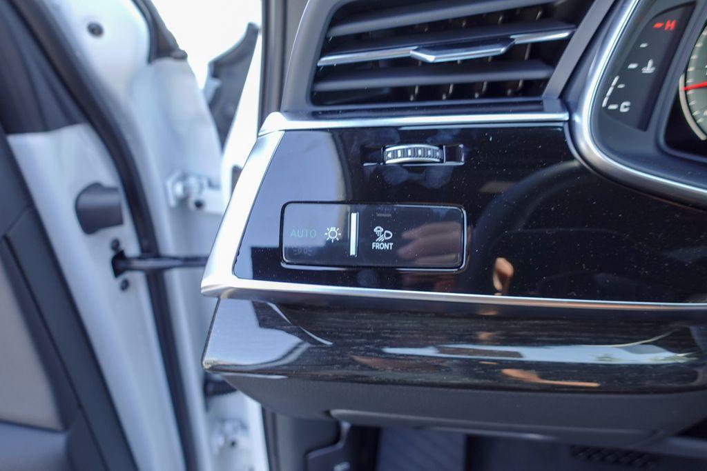 new 2025 Audi Q7 car, priced at $72,660