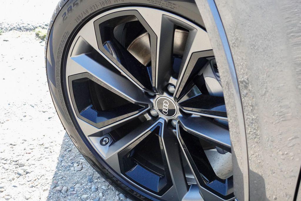 new 2025 Audi Q7 car, priced at $72,250