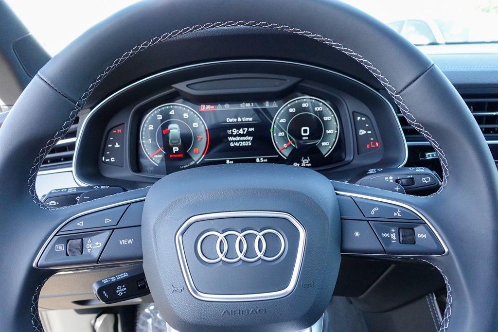 new 2025 Audi Q7 car, priced at $72,250