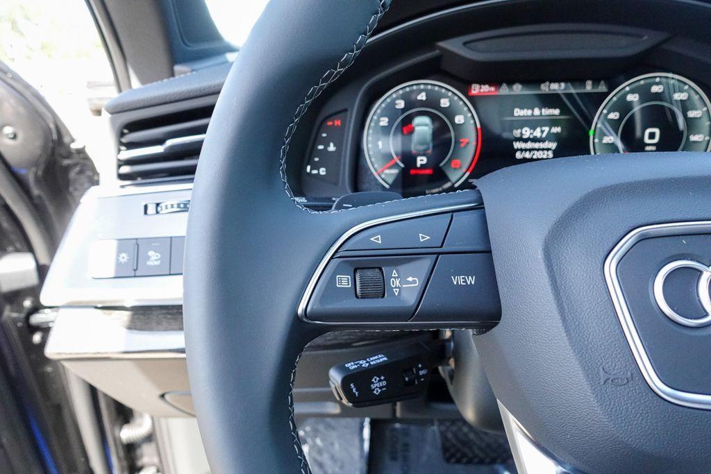 new 2025 Audi Q7 car, priced at $72,250