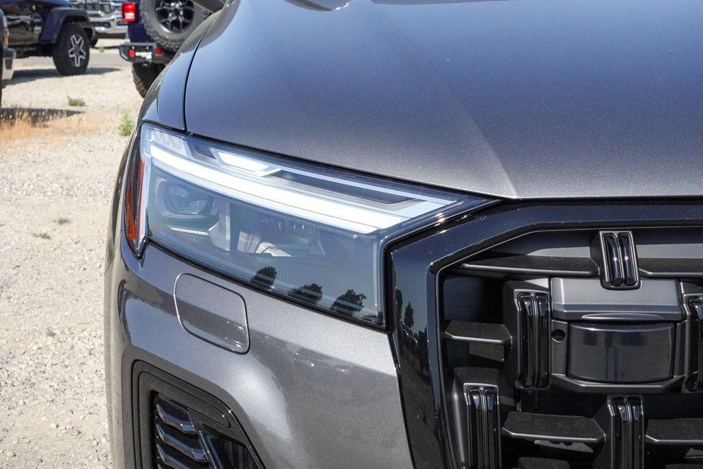 new 2025 Audi Q7 car, priced at $72,250