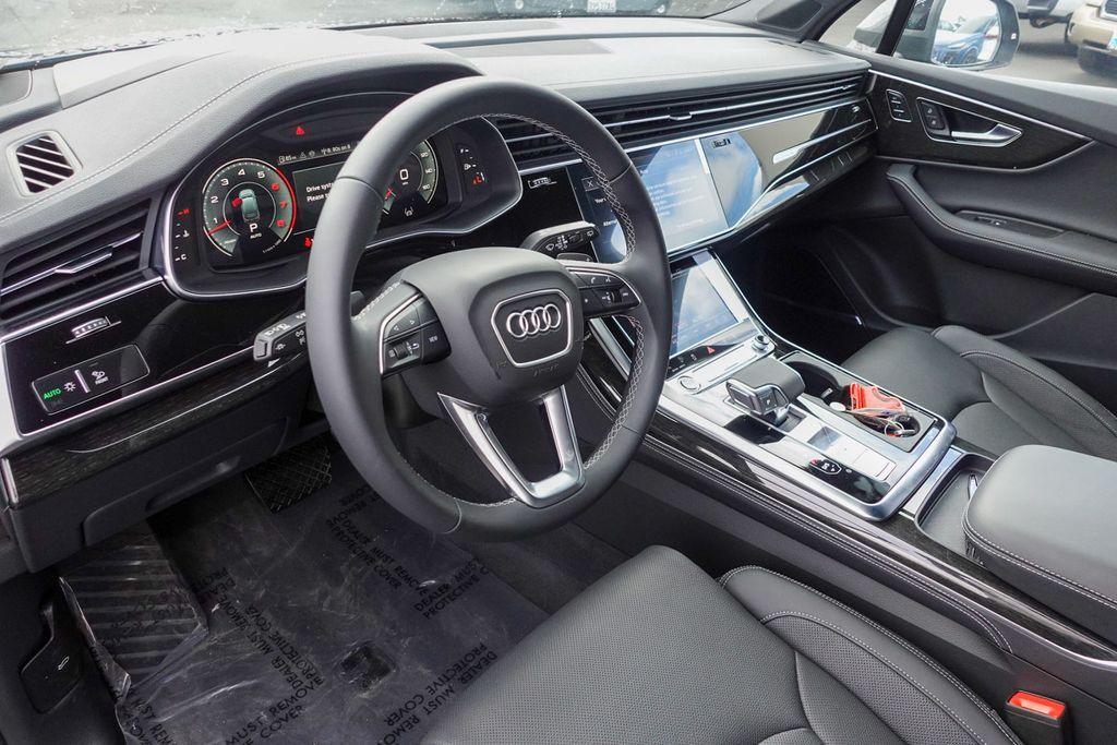 new 2025 Audi Q7 car, priced at $74,160