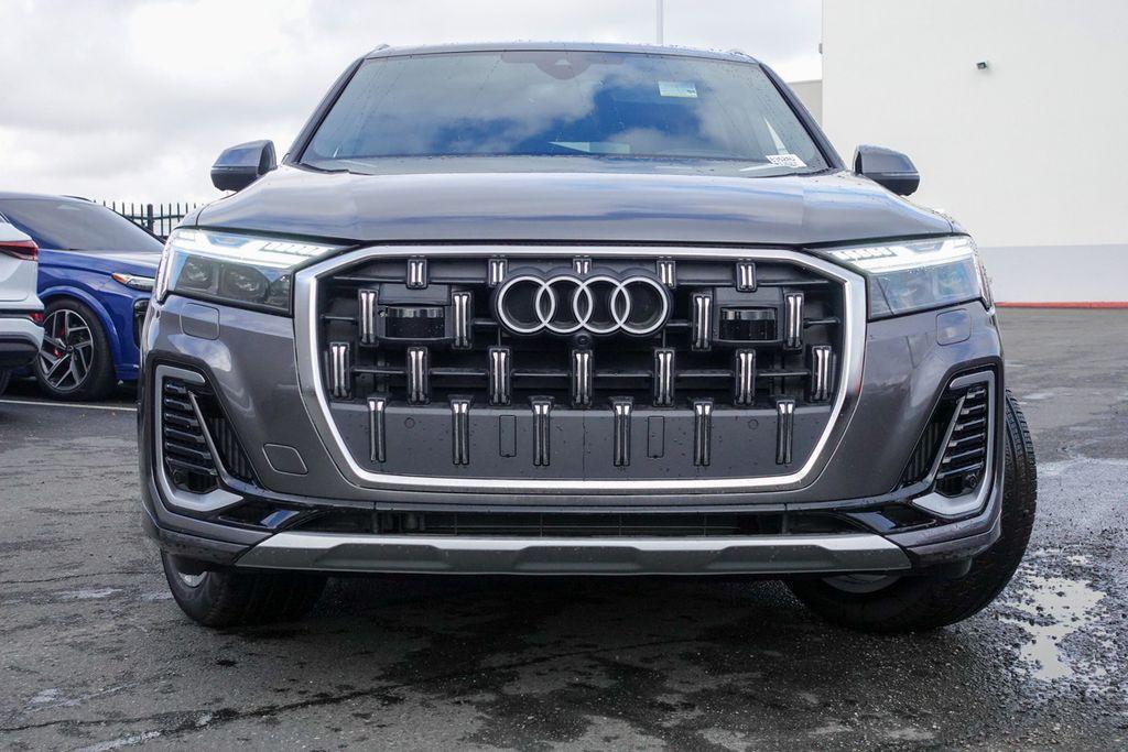 new 2025 Audi Q7 car, priced at $74,160