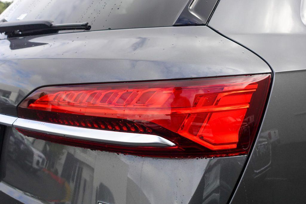 new 2025 Audi Q7 car, priced at $74,160