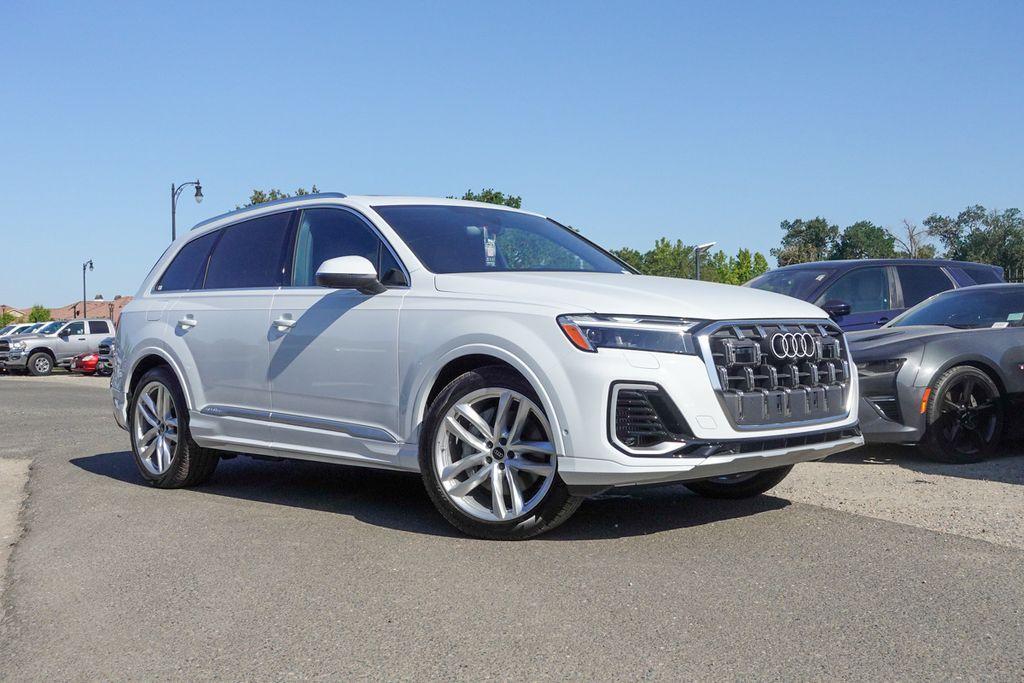 new 2025 Audi Q7 car, priced at $65,850
