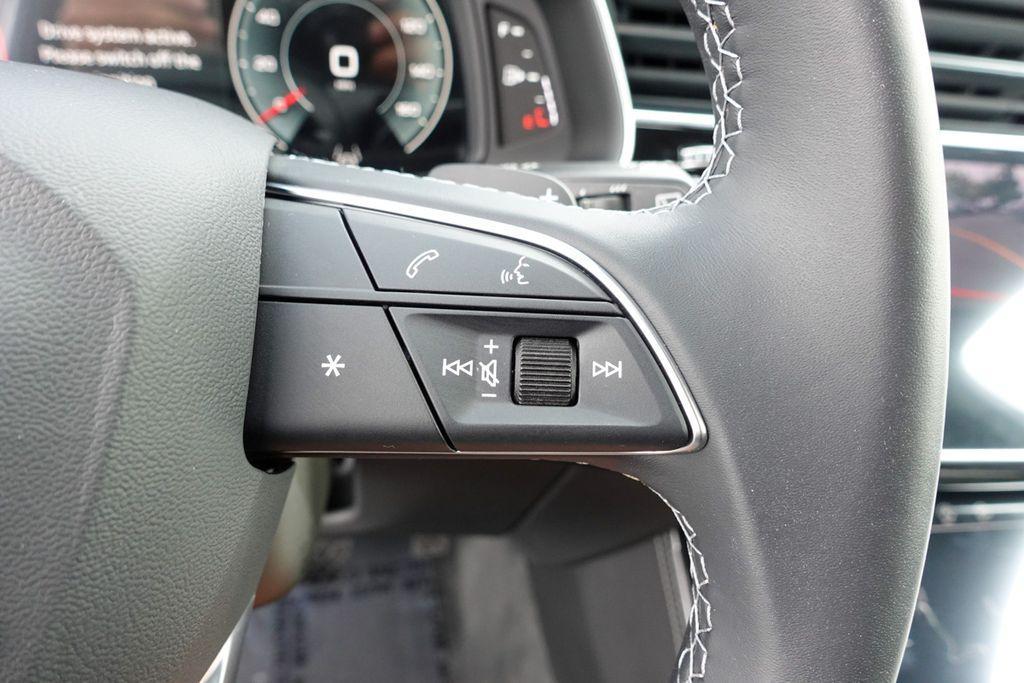 new 2025 Audi Q7 car, priced at $61,870