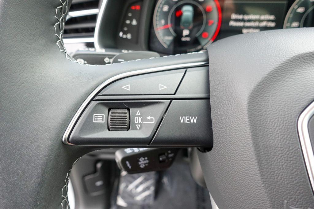 new 2025 Audi Q7 car, priced at $61,870