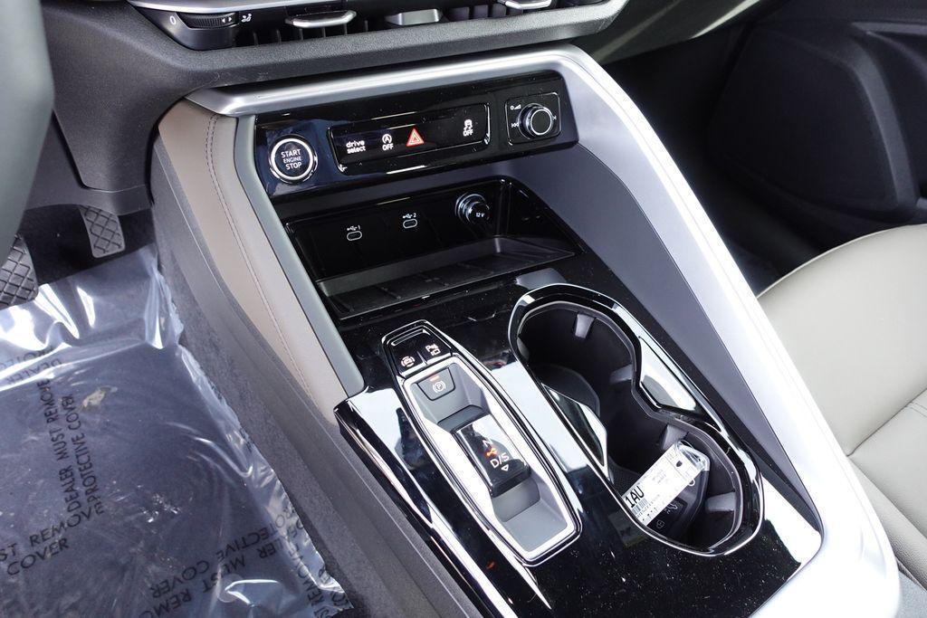 new 2025 Audi Q5 car, priced at $49,225