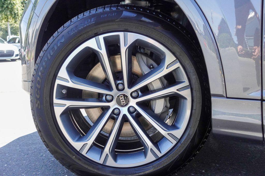 new 2025 Audi Q7 car, priced at $63,045