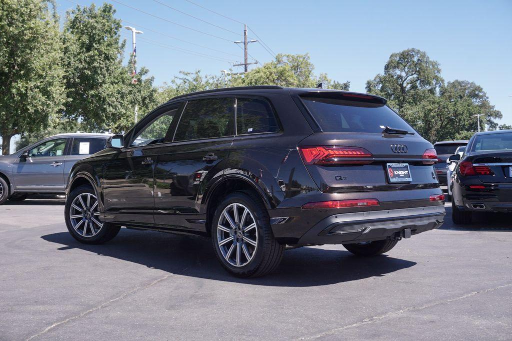 new 2024 Audi Q7 car, priced at $70,995