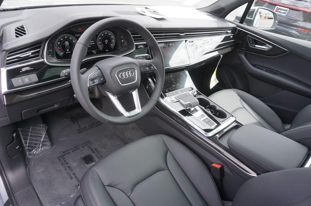 new 2024 Audi Q7 car, priced at $66,040
