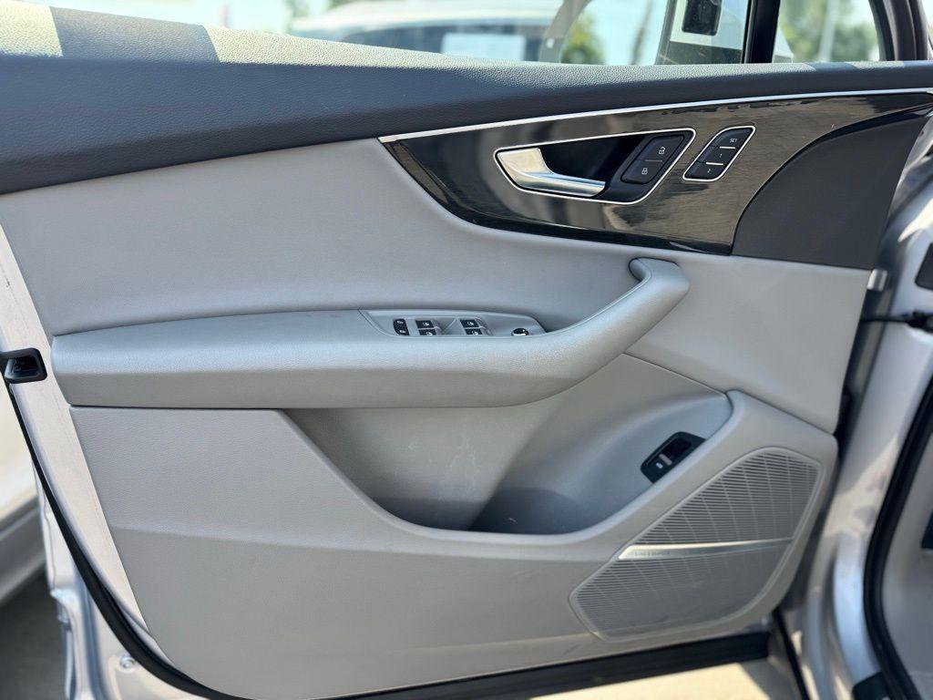 used 2022 Audi Q7 car, priced at $37,676