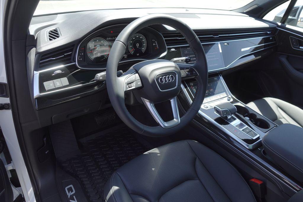 new 2025 Audi Q7 car, priced at $67,250