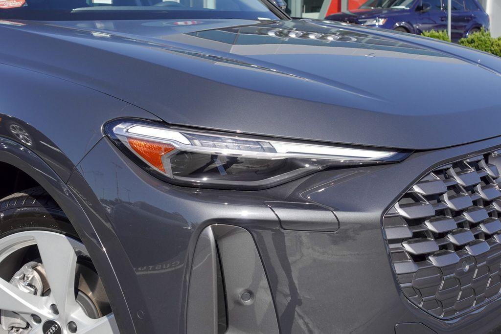 new 2025 Audi Q5 car, priced at $60,800