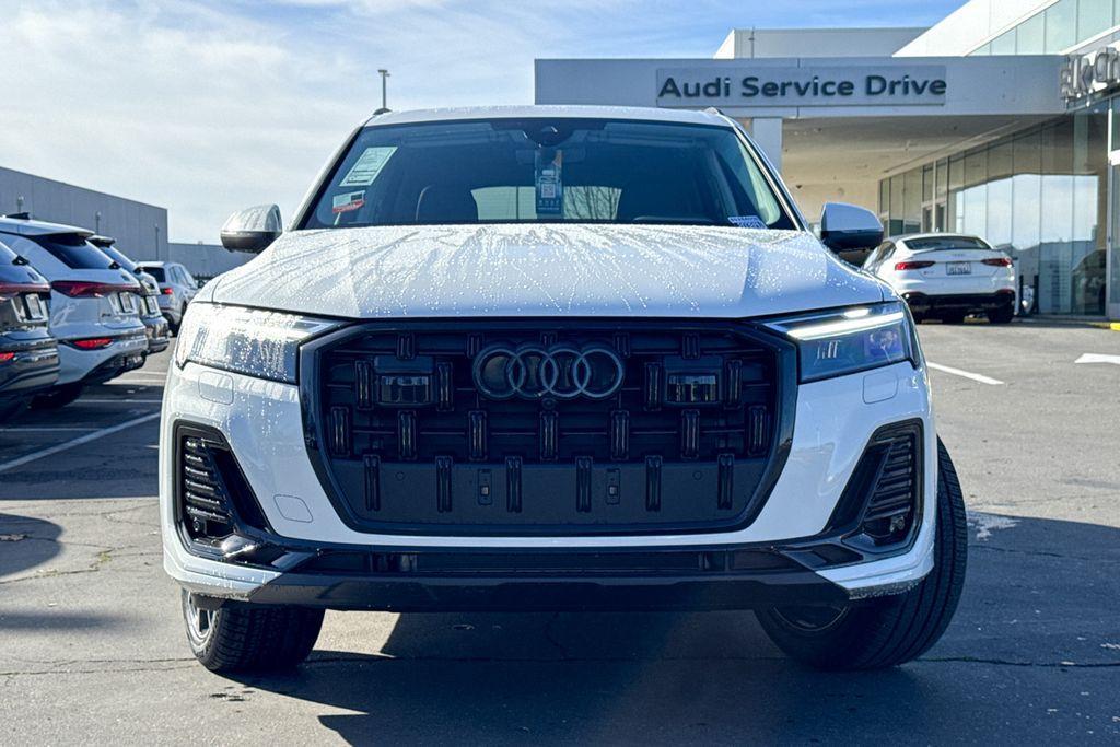 new 2025 Audi Q7 car, priced at $68,830