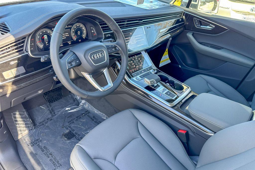 new 2025 Audi Q7 car, priced at $68,830