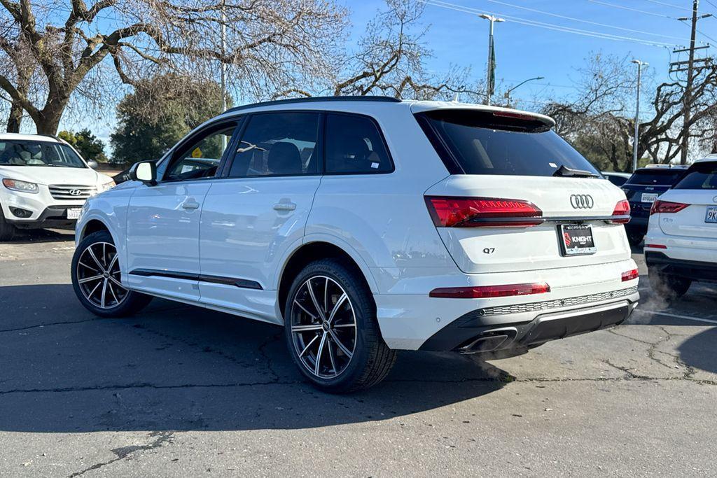 new 2025 Audi Q7 car, priced at $68,830