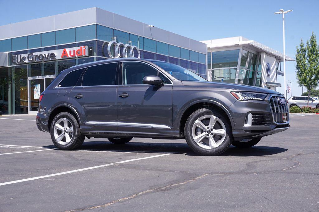 new 2024 Audi Q7 car, priced at $70,640