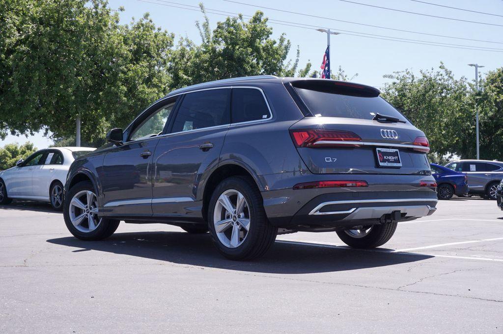 new 2024 Audi Q7 car, priced at $70,640