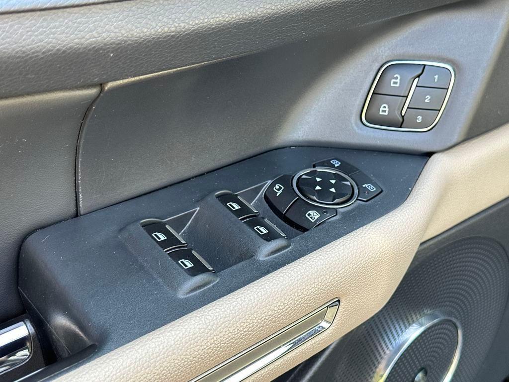 used 2023 Ford Expedition car, priced at $43,998