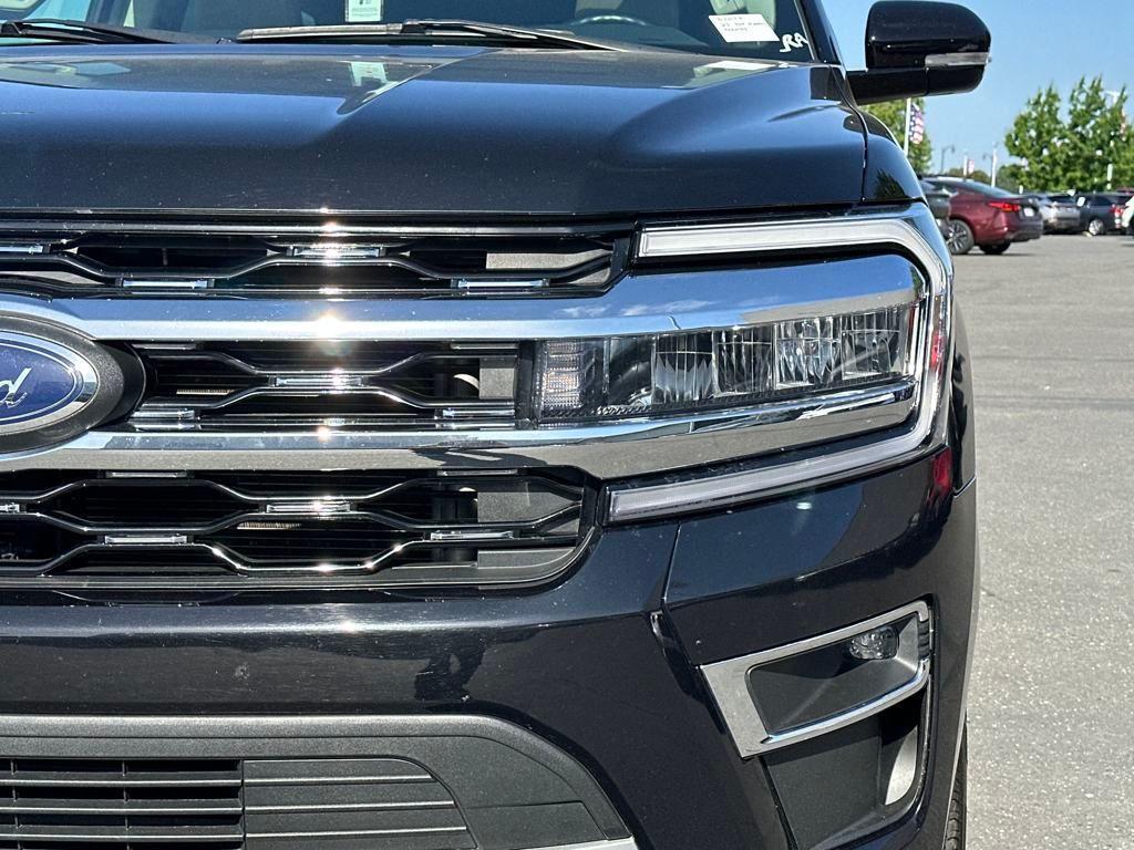 used 2023 Ford Expedition car, priced at $43,998