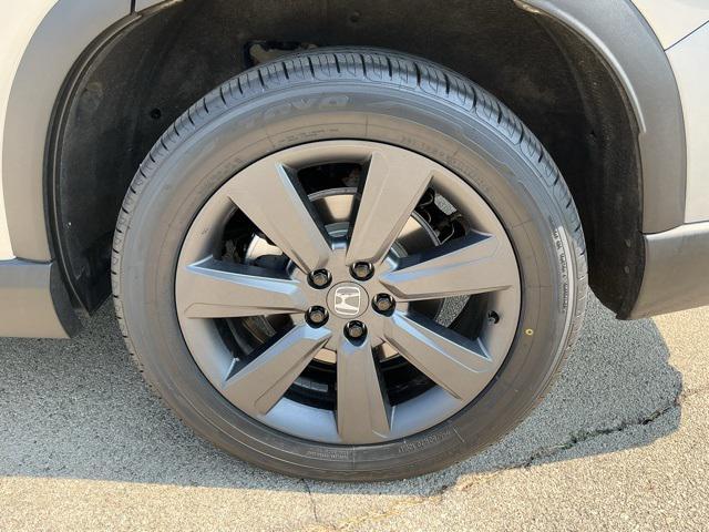 used 2025 Honda Pilot car, priced at $37,995