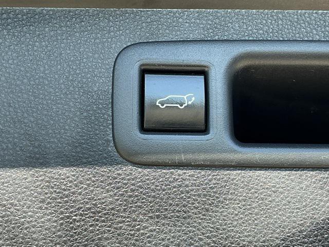 used 2022 Toyota Highlander Hybrid car, priced at $38,995