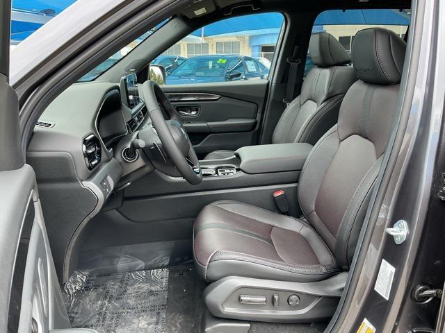 new 2025 Honda Pilot car, priced at $51,961