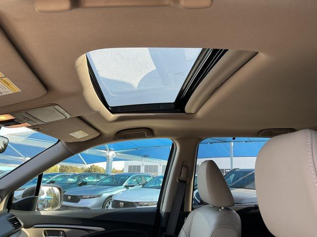 used 2022 Honda Pilot car, priced at $32,995