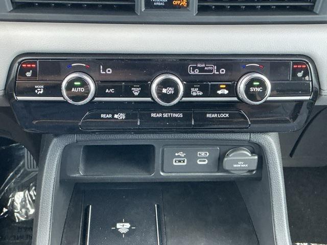 new 2025 Honda Pilot car, priced at $43,142