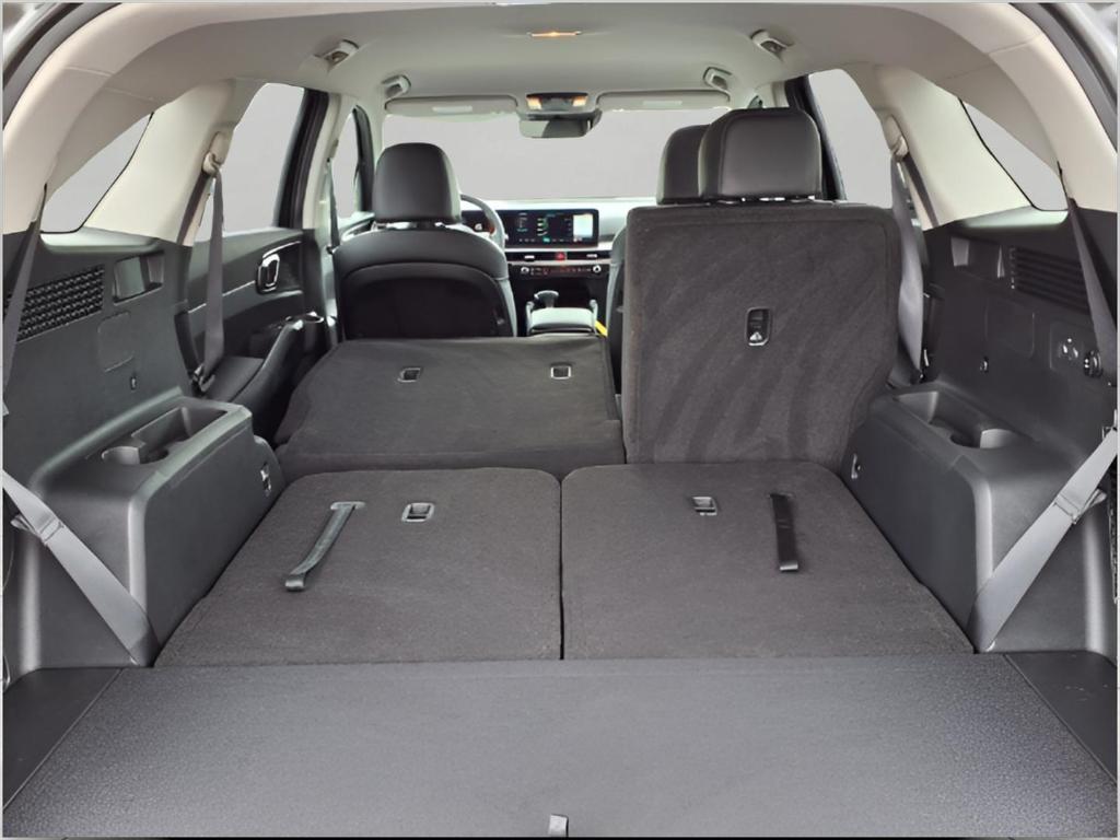 new 2025 Kia Sorento car, priced at $38,880