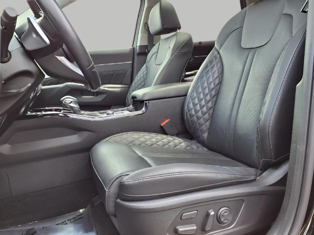 used 2023 Kia Sorento car, priced at $34,623