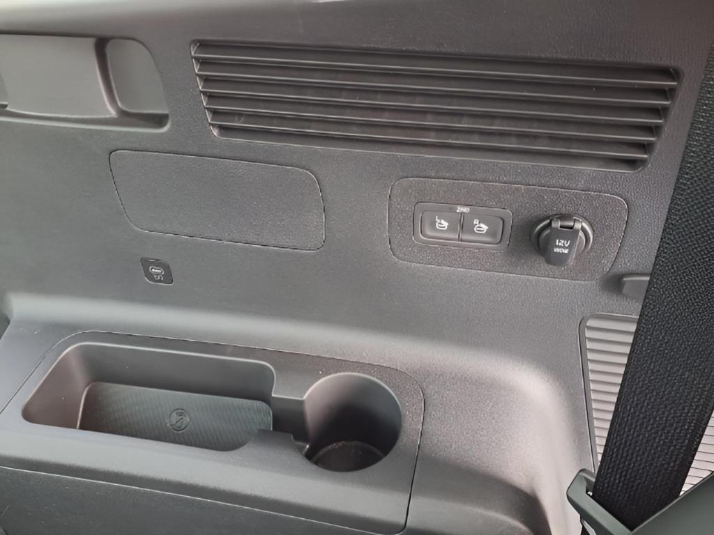 used 2024 Kia Sorento car, priced at $36,248