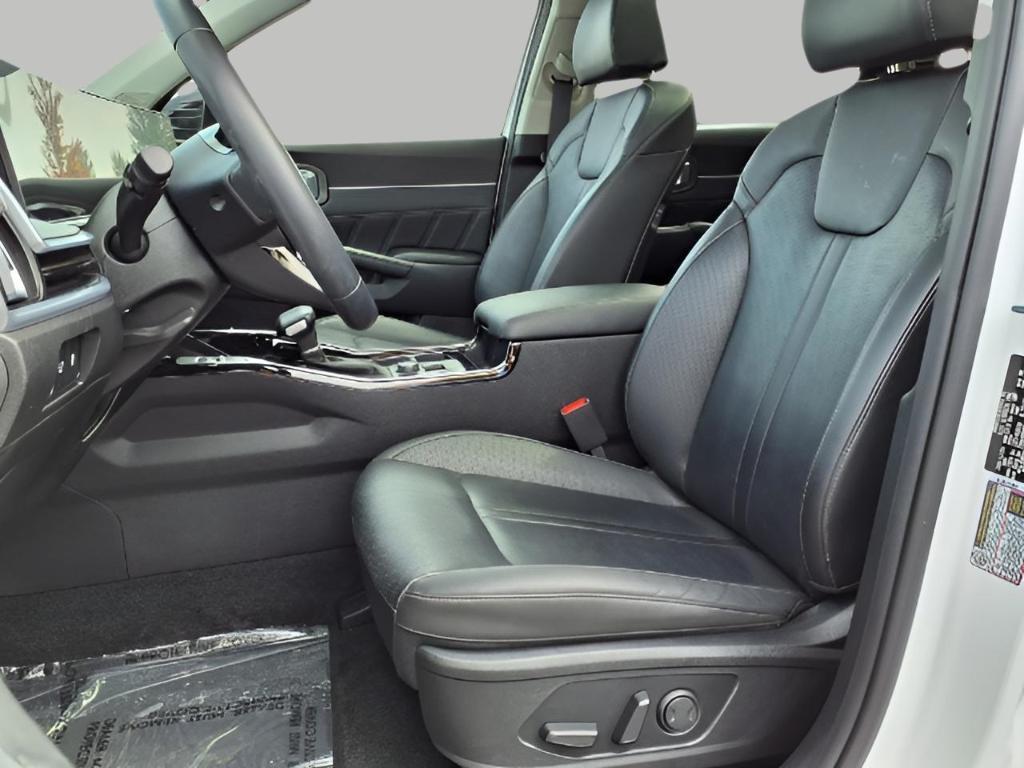 used 2024 Kia Sorento car, priced at $36,248
