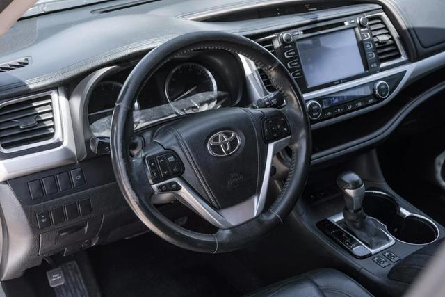 used 2015 Toyota Highlander car, priced at $14,990