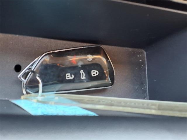 used 2024 Volkswagen Atlas car, priced at $28,067