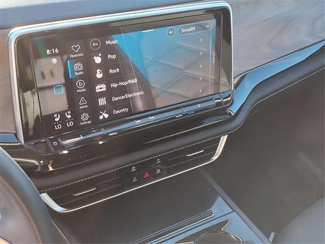 used 2024 Volkswagen Atlas car, priced at $28,067