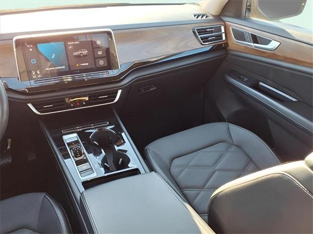 used 2024 Volkswagen Atlas car, priced at $28,067